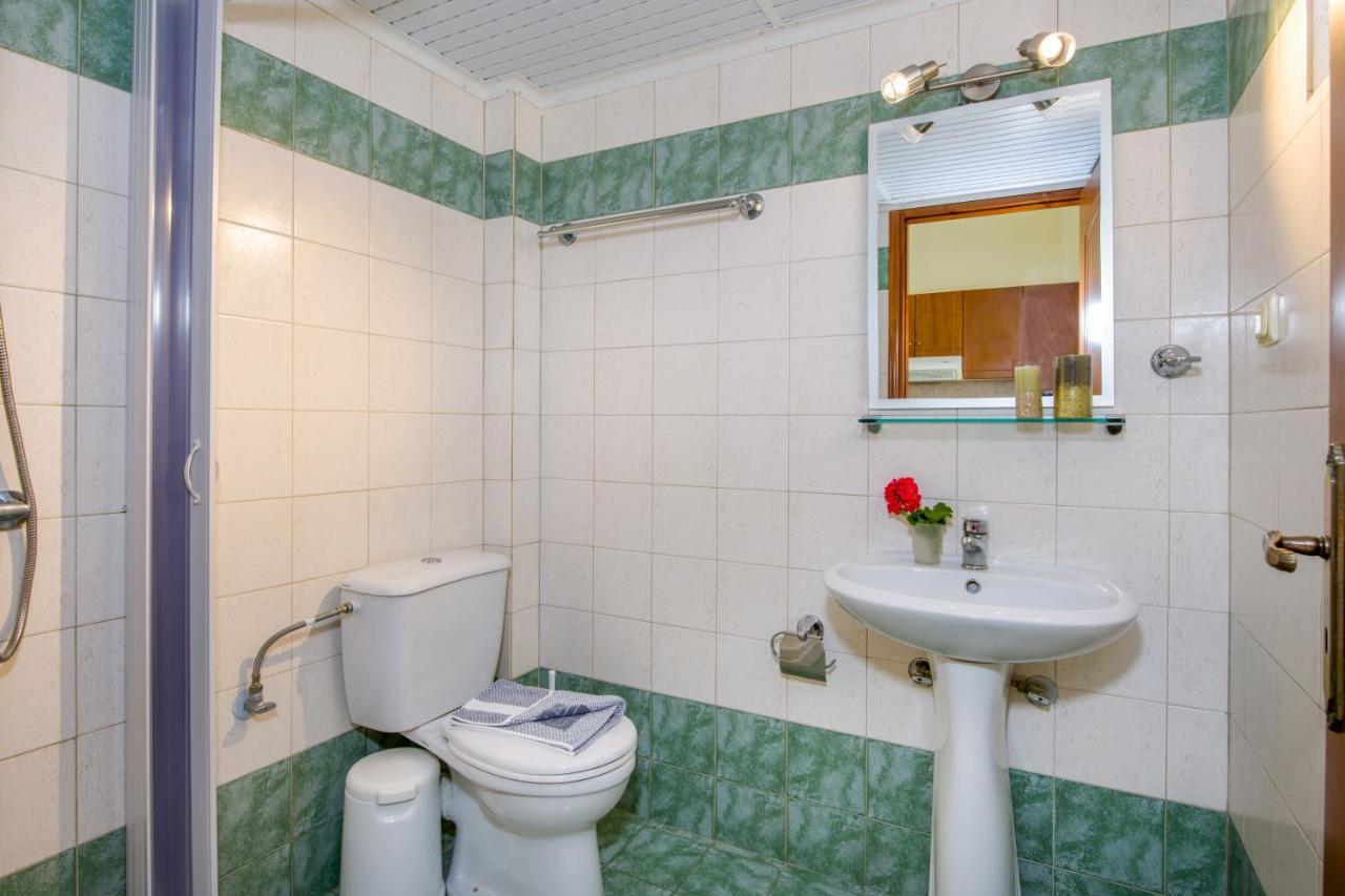 Dias Hotel Apartments Agia Marina エクステリア 写真