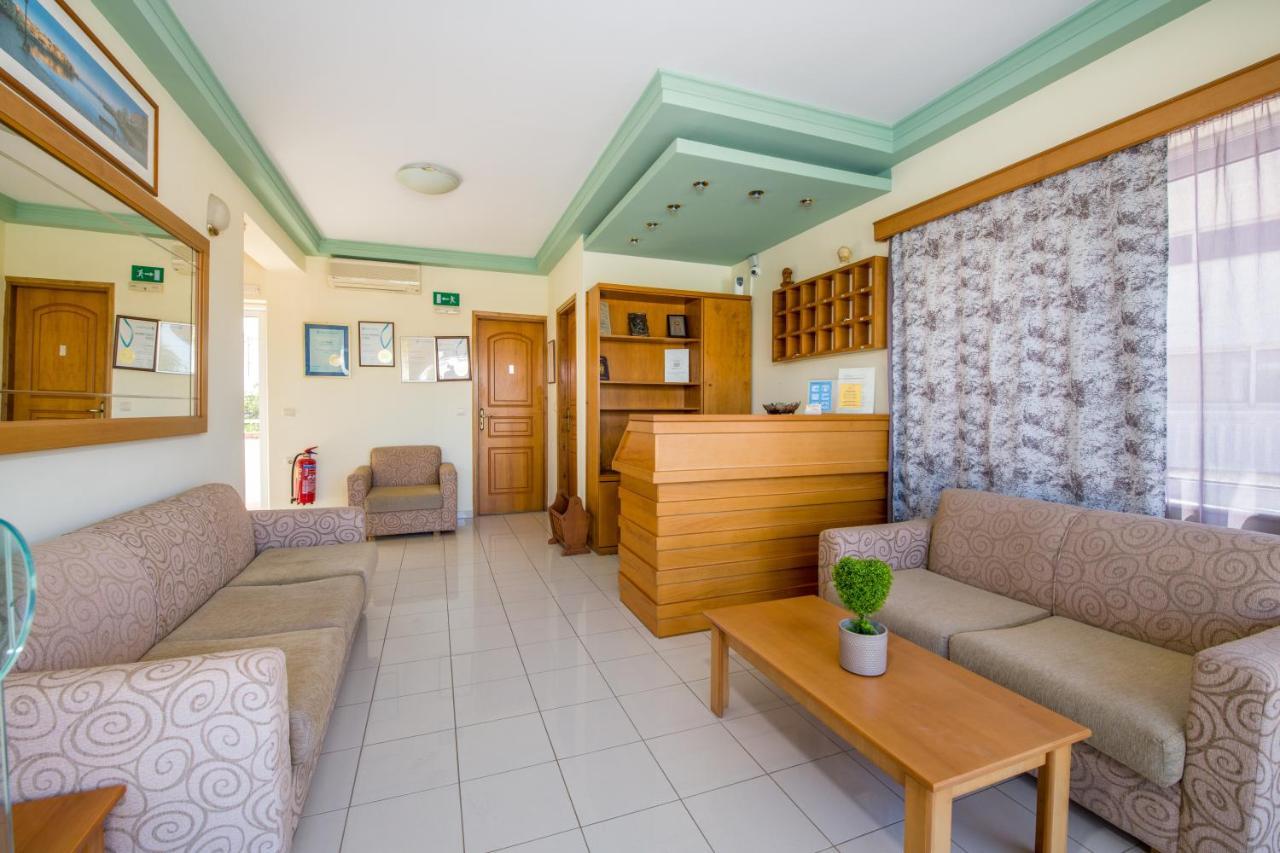 Dias Hotel Apartments Agia Marina エクステリア 写真