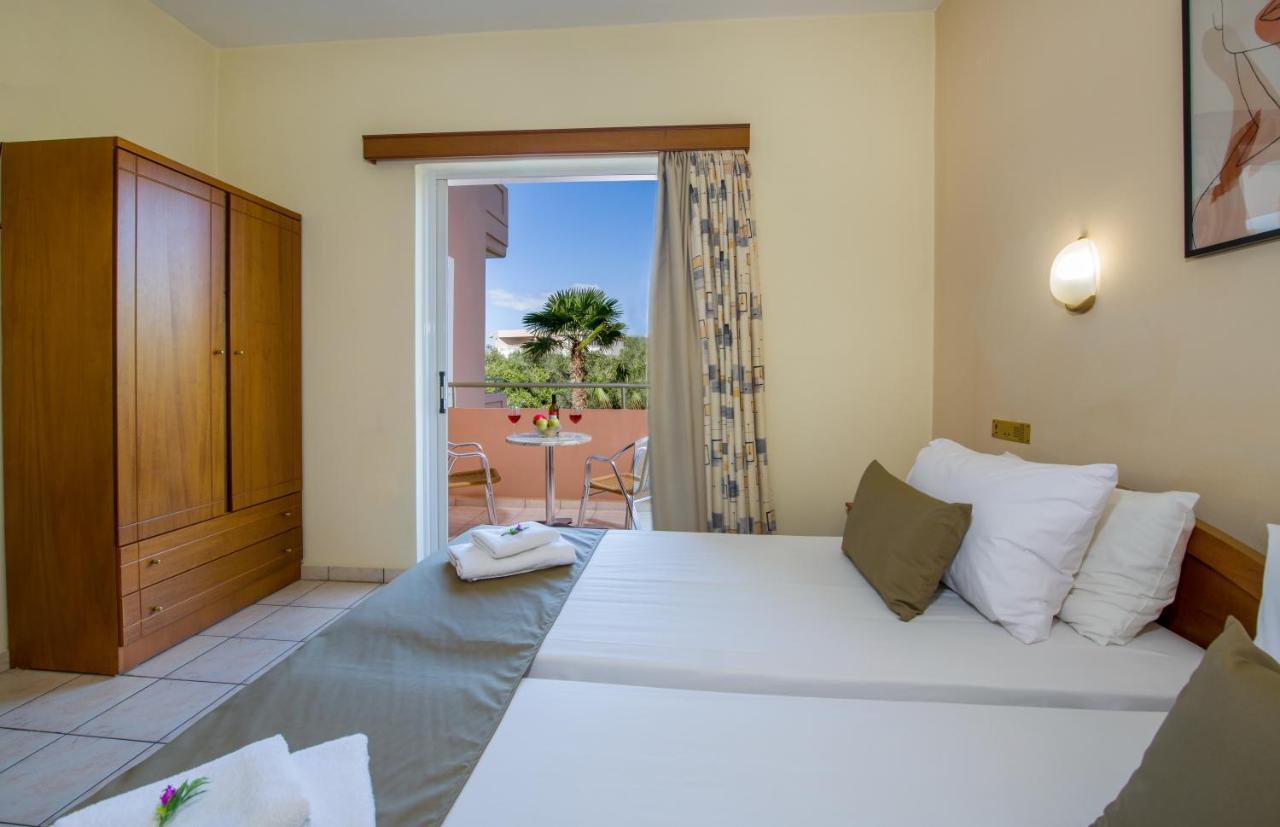 Dias Hotel Apartments Agia Marina エクステリア 写真