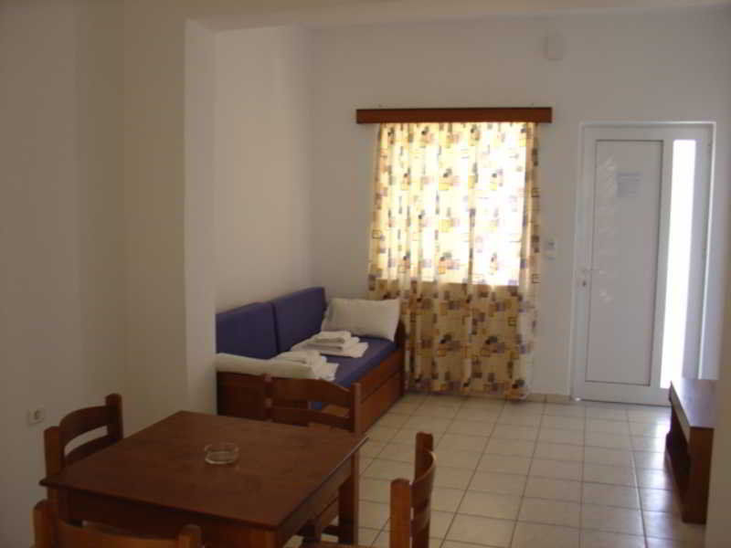 Dias Hotel Apartments Agia Marina エクステリア 写真