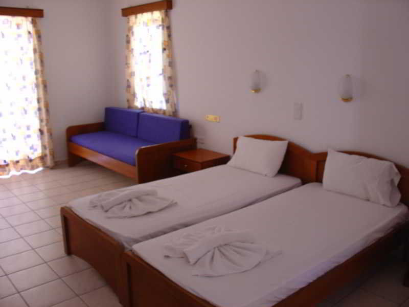 Dias Hotel Apartments Agia Marina エクステリア 写真