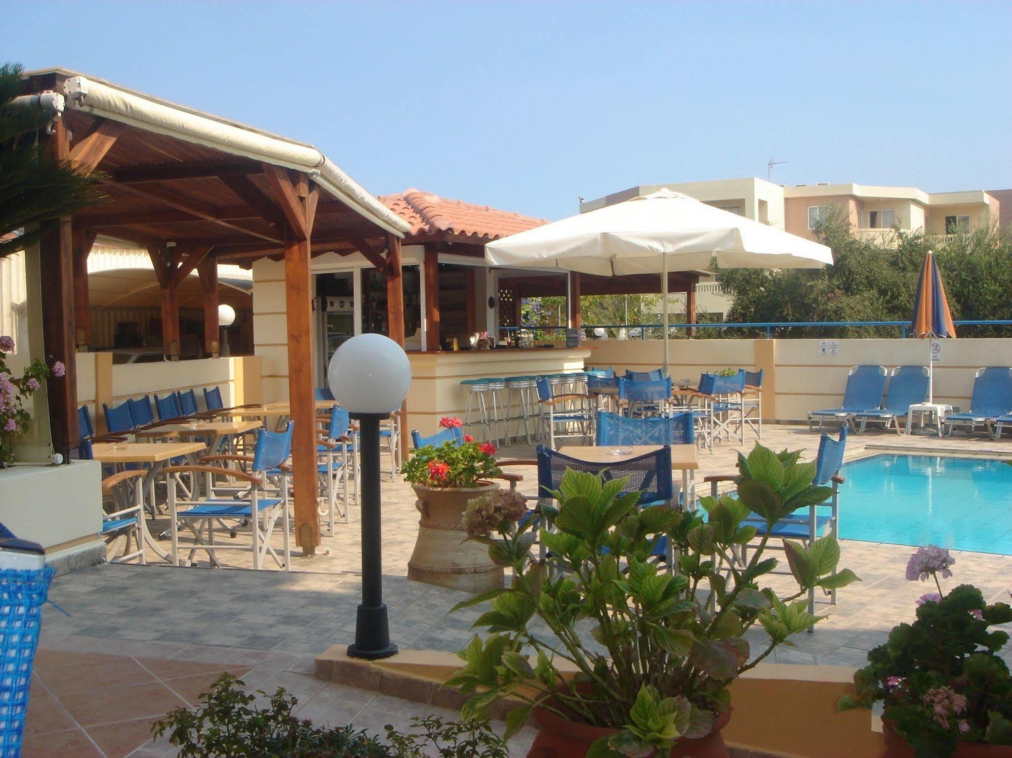Dias Hotel Apartments Agia Marina エクステリア 写真
