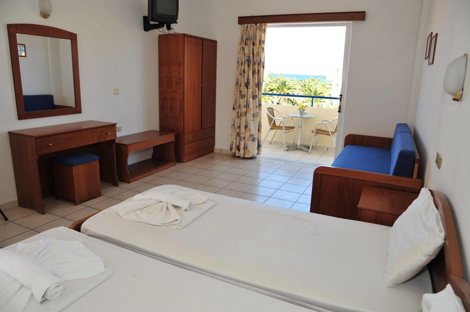 Dias Hotel Apartments Agia Marina エクステリア 写真