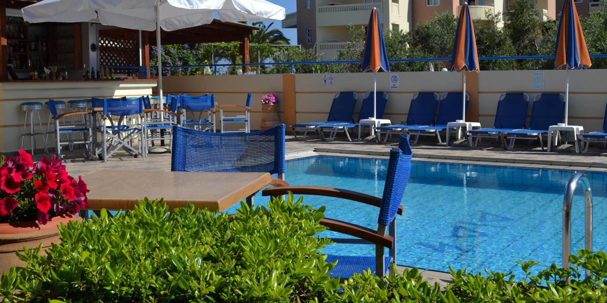 Dias Hotel Apartments Agia Marina エクステリア 写真
