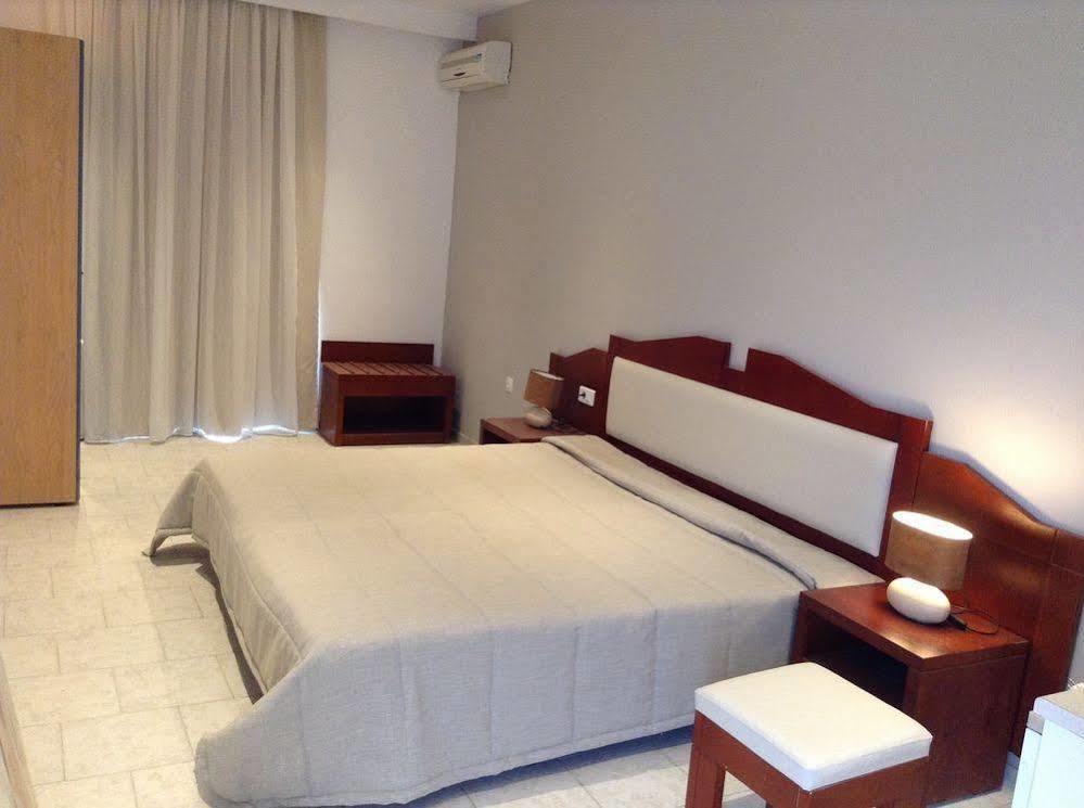 Dias Hotel Apartments Agia Marina エクステリア 写真