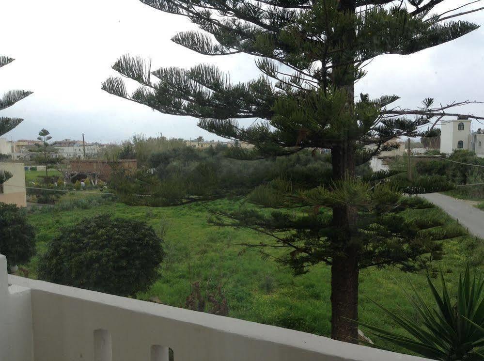 Dias Hotel Apartments Agia Marina エクステリア 写真